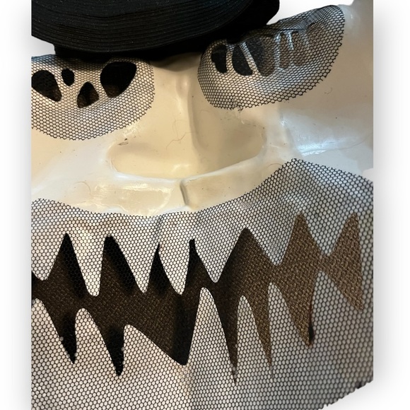 KISS ME mask Purge: Election Year - Picture 5 of 5